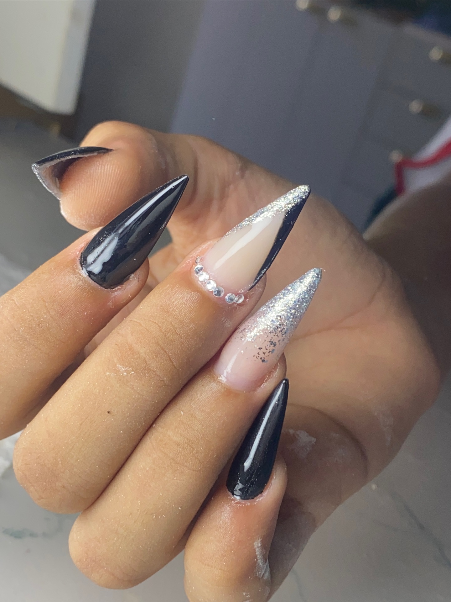 Resistência e beleza: conheça nossas técnicas avançadas em gel e fibra.